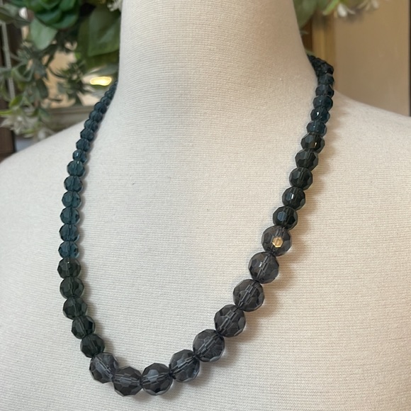 Dark gray adjustable bead necklace - Picture 4 of 6